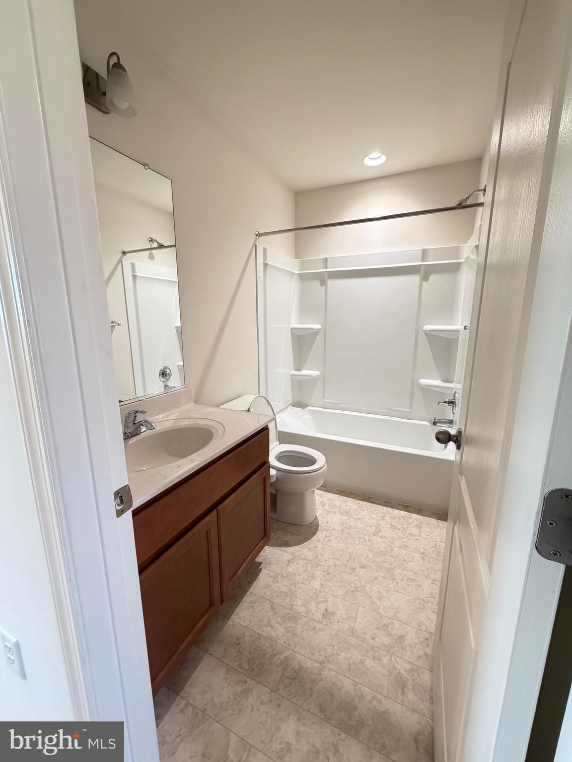 BRIAR RUN - Residential Lease