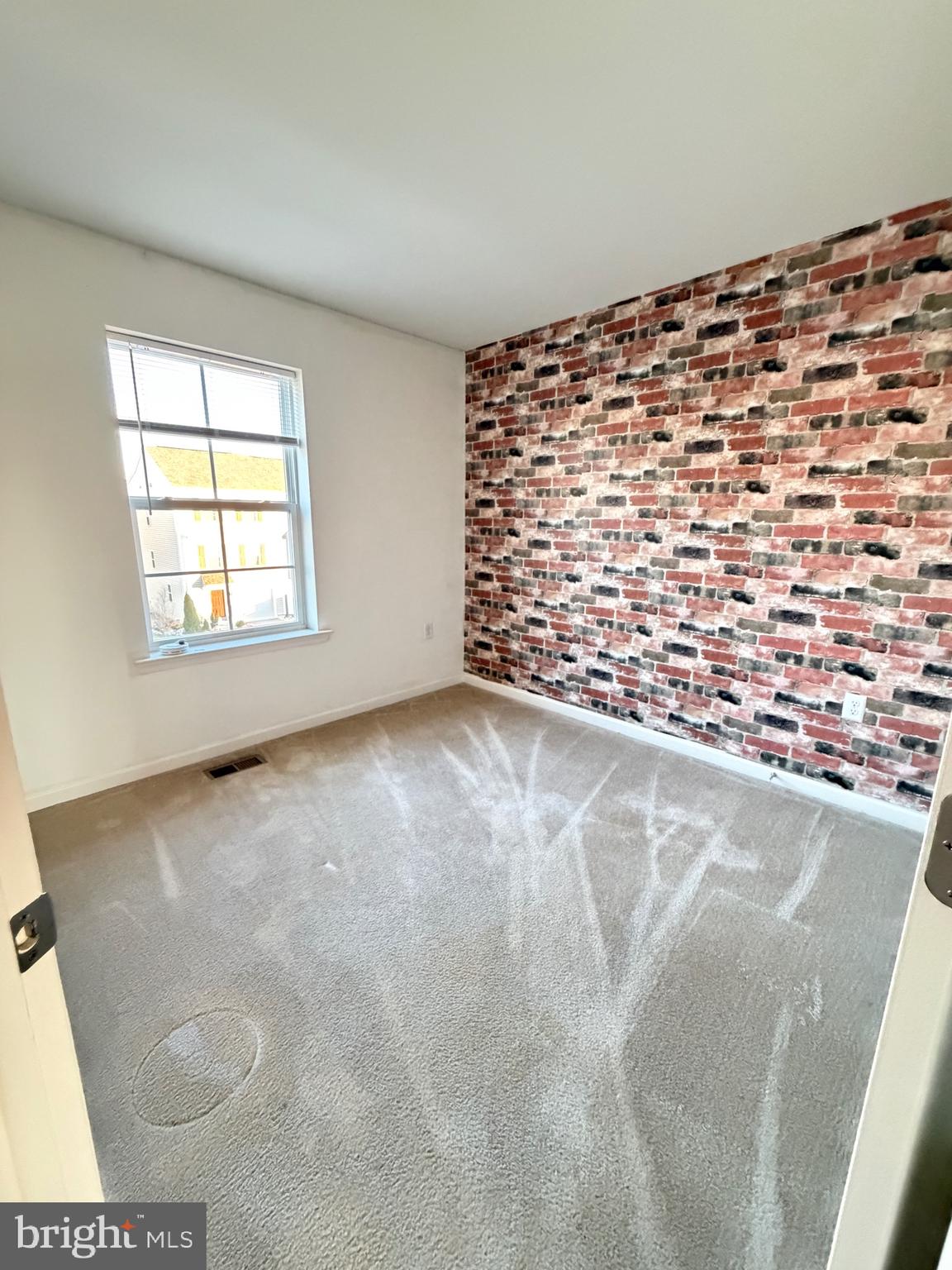 BRIAR RUN - Residential Lease