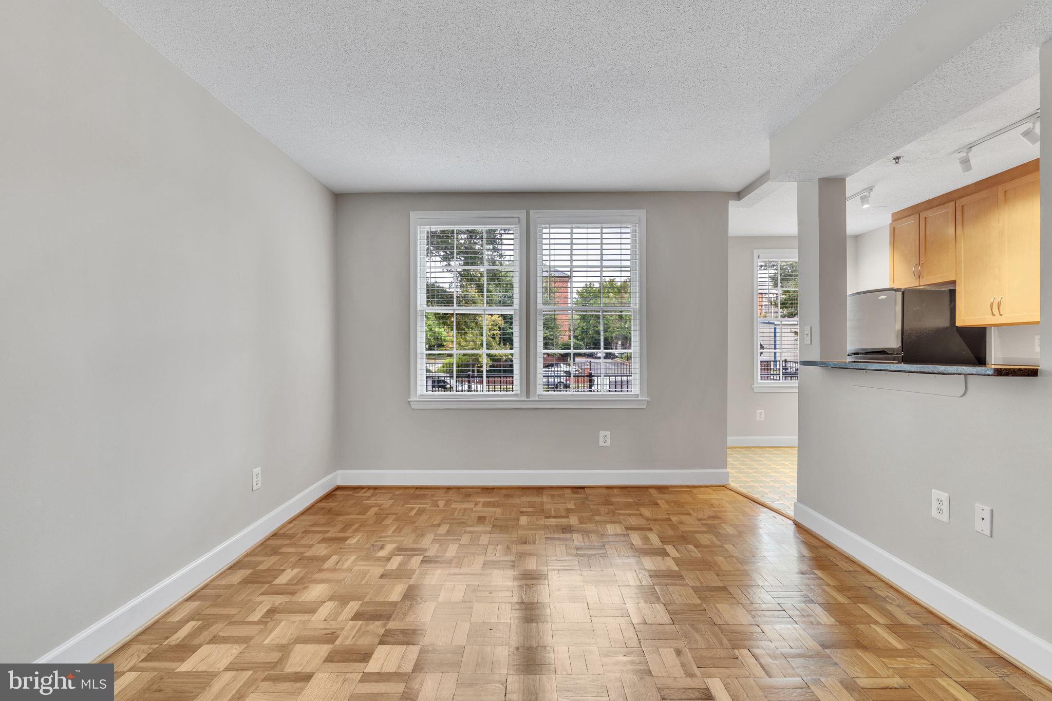 RIVERTON - Residential Lease