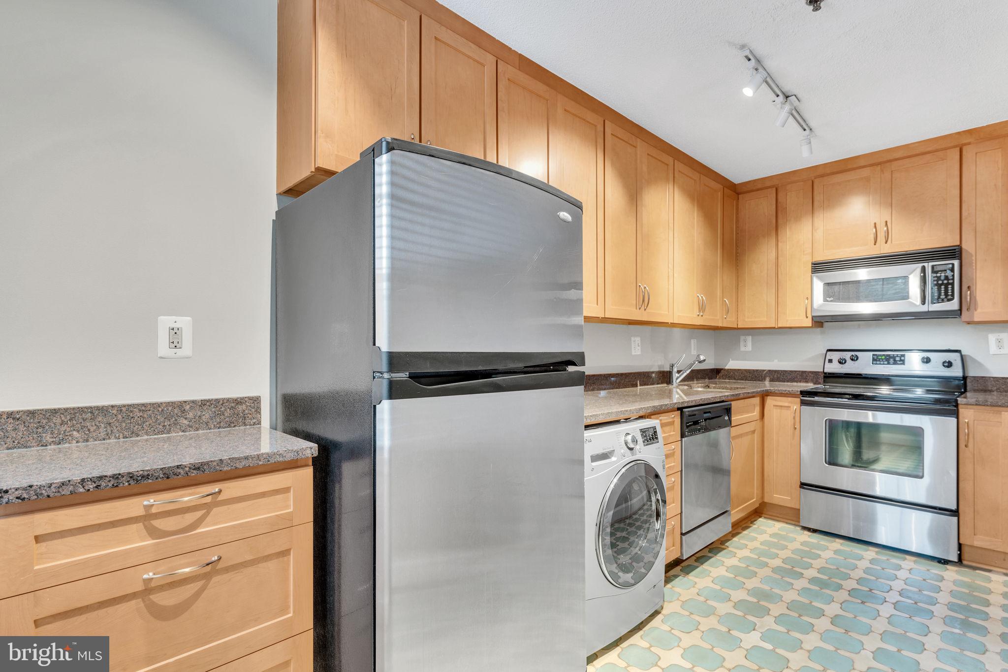 RIVERTON - Residential Lease