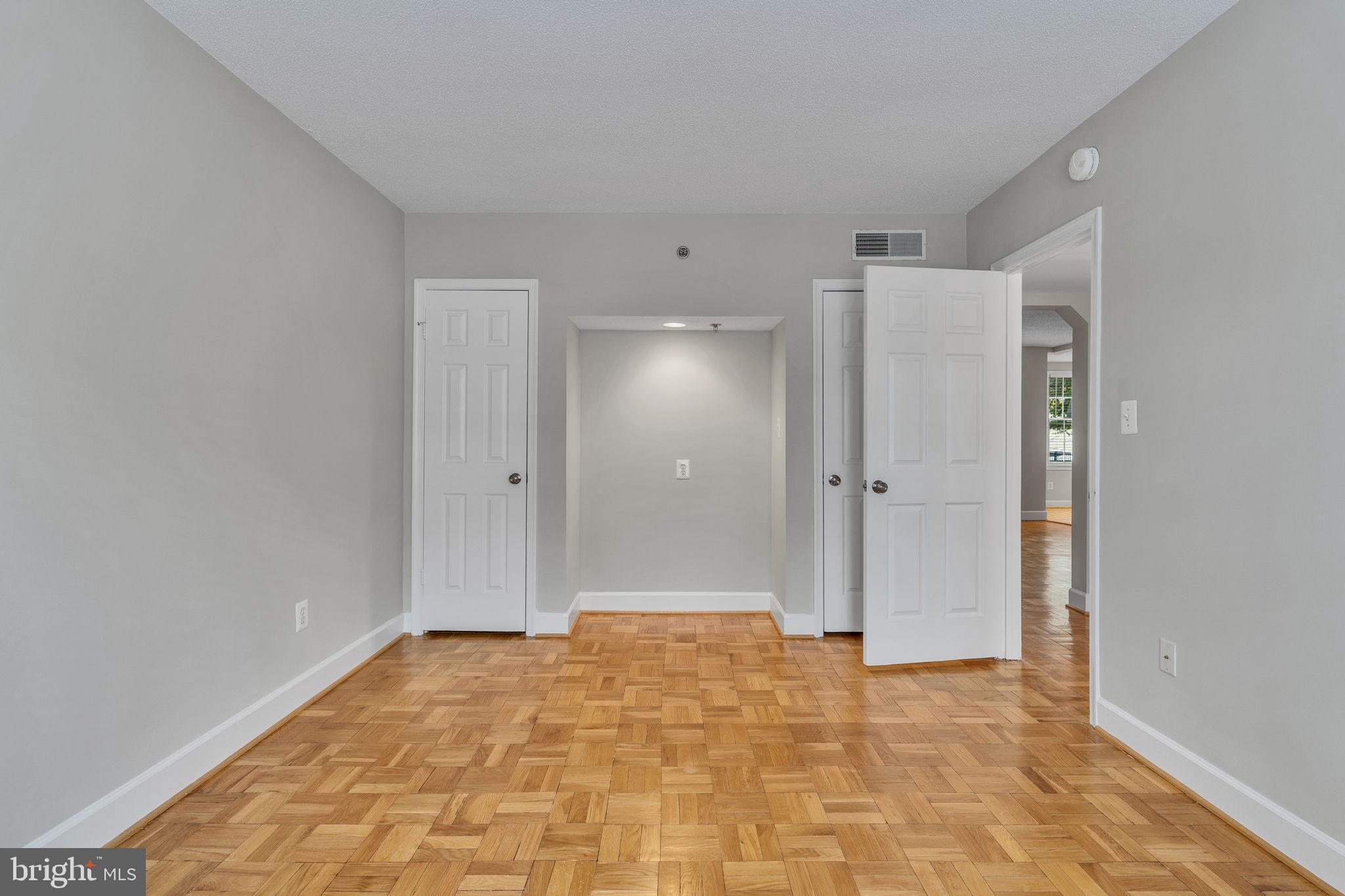 RIVERTON - Residential Lease