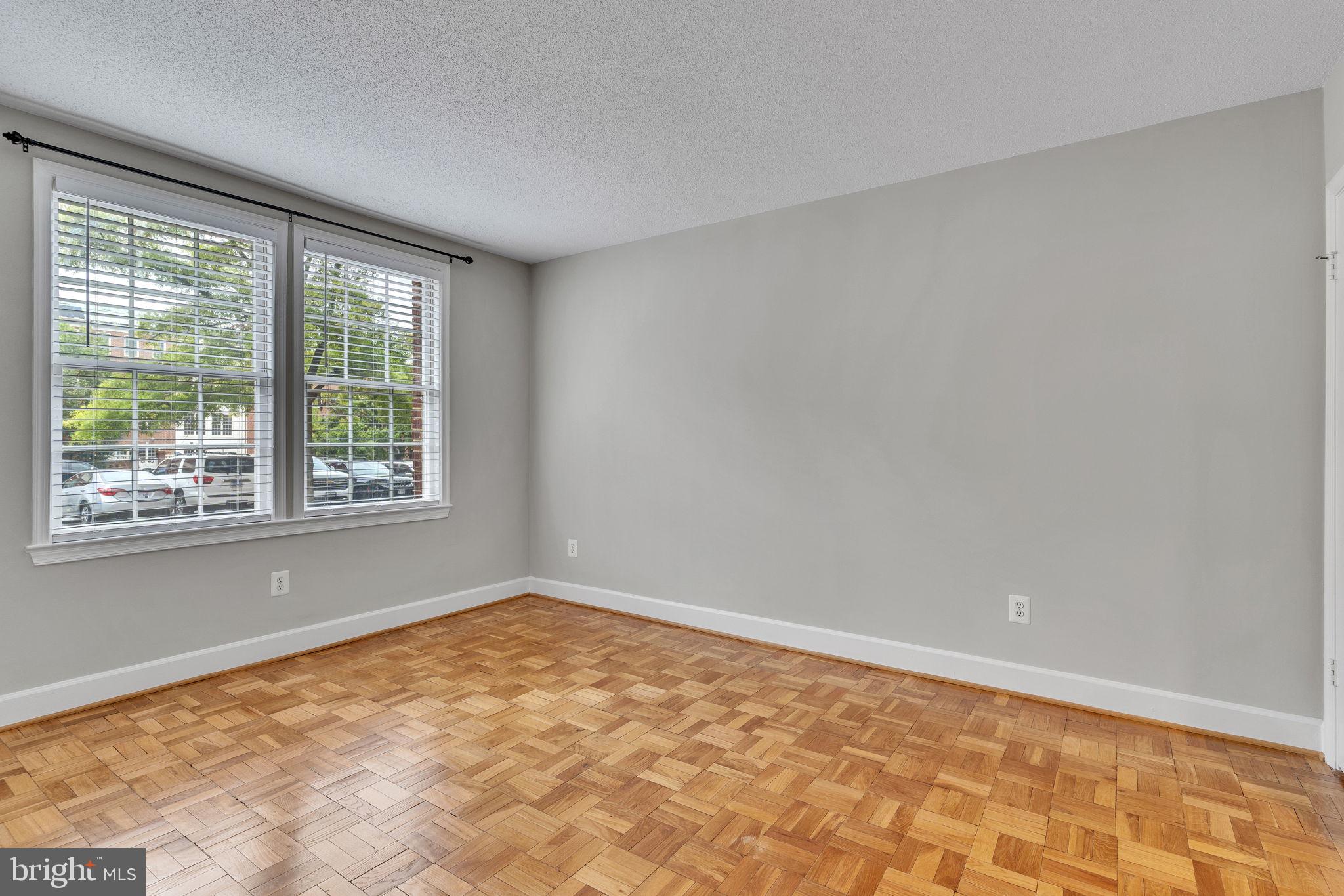 RIVERTON - Residential Lease