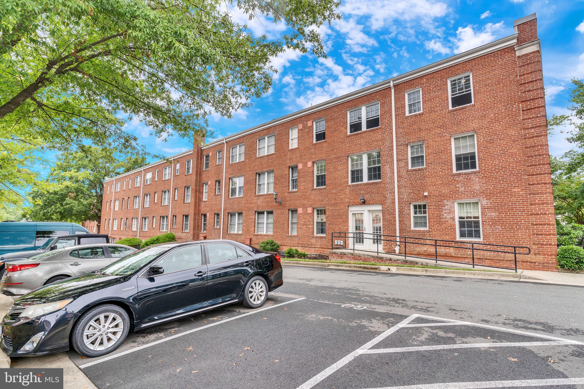 RIVERTON - Residential Lease