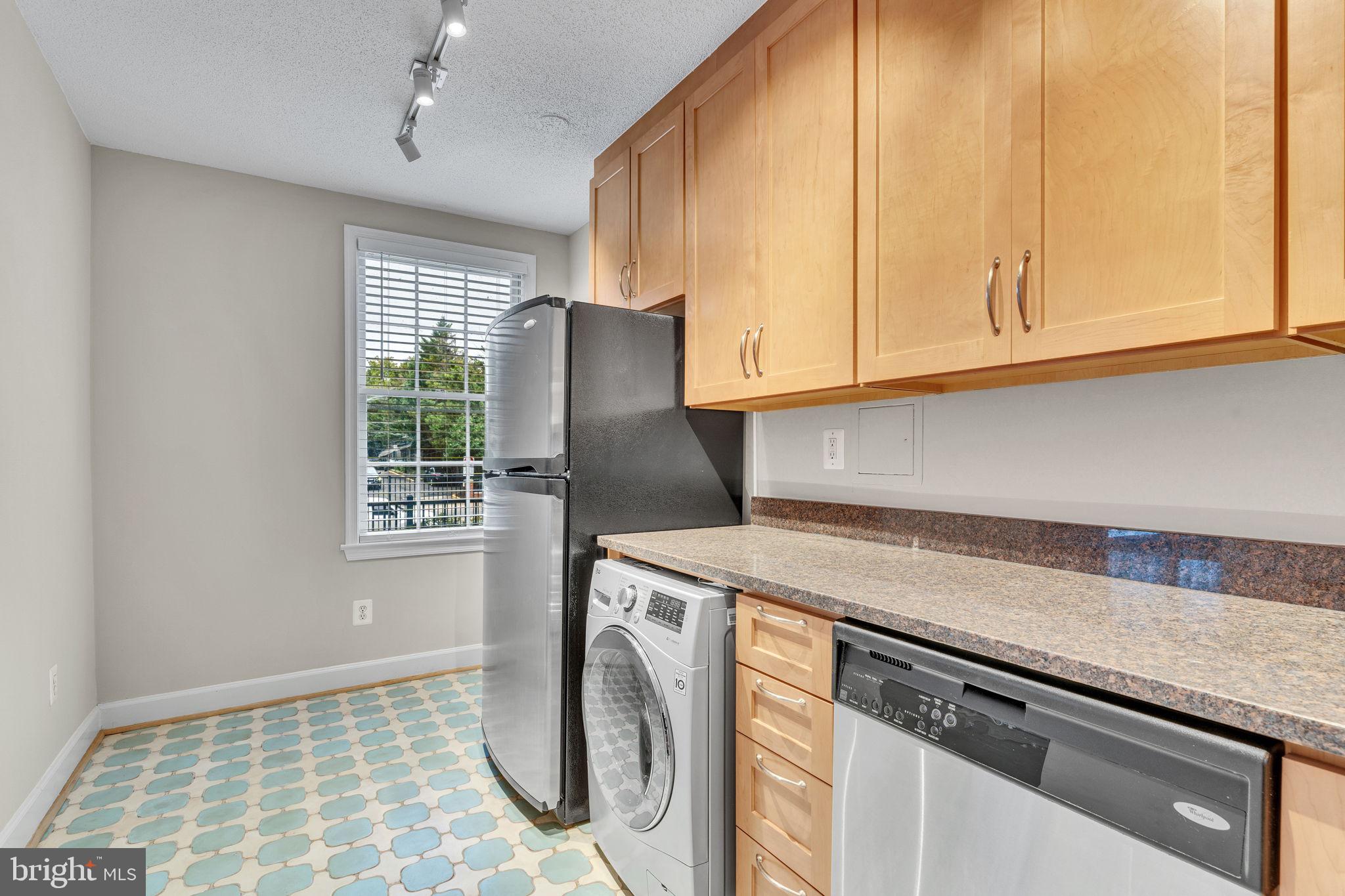 RIVERTON - Residential Lease