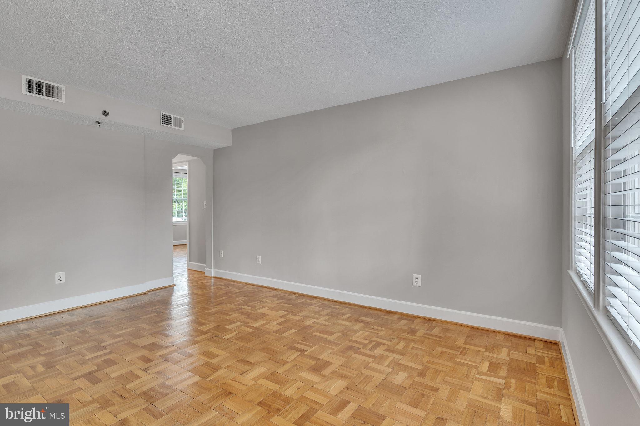 RIVERTON - Residential Lease