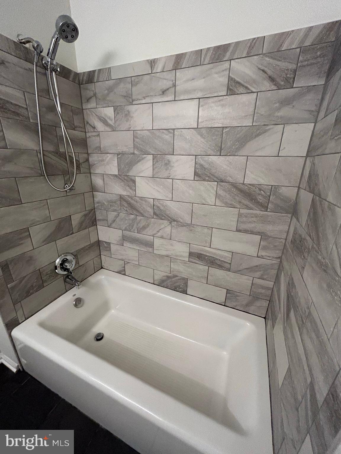 OAK SPRINGS - Residential Lease