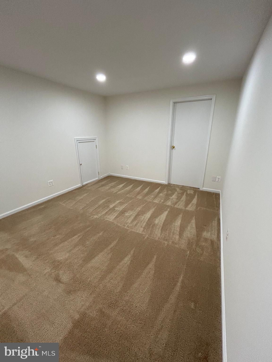 OAK SPRINGS - Residential Lease