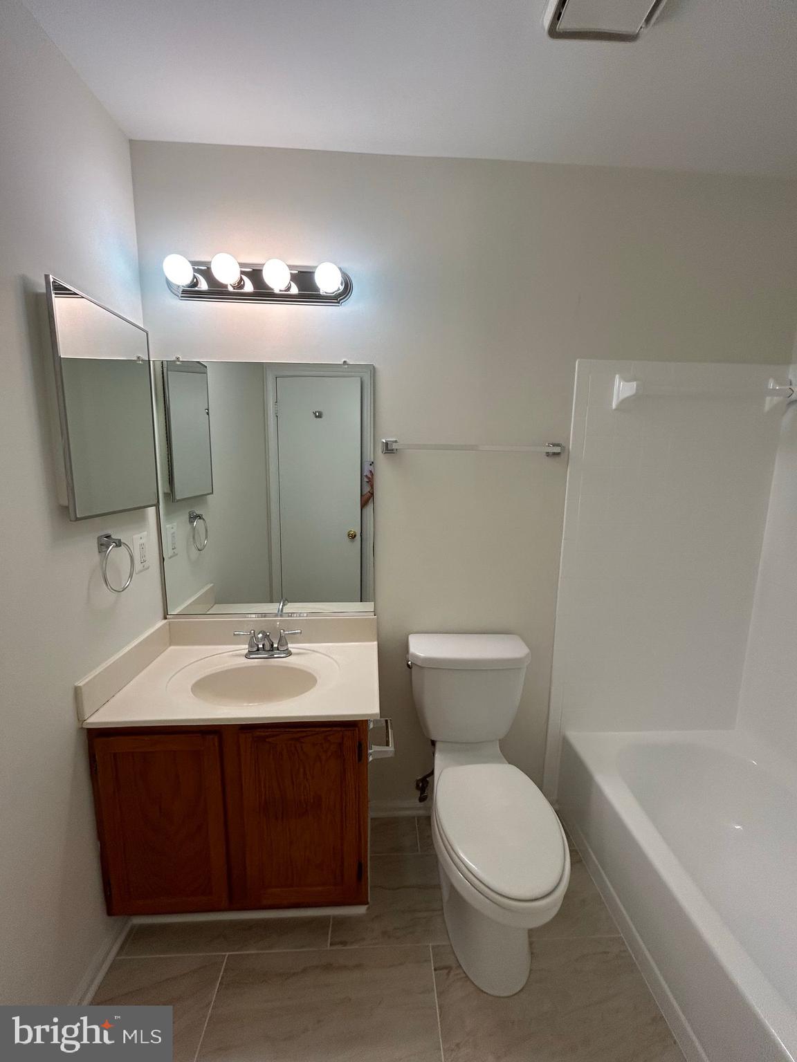 OAK SPRINGS - Residential Lease