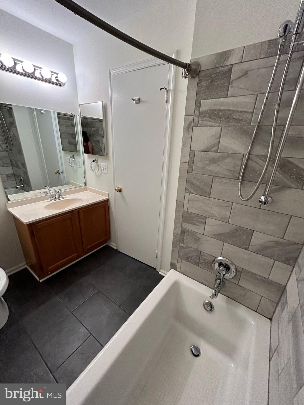 OAK SPRINGS - Residential Lease