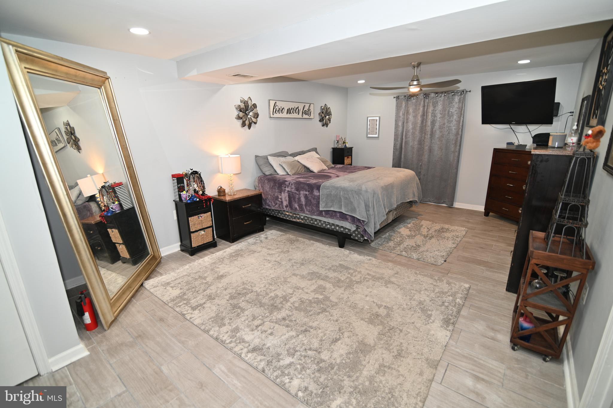 COUNTRY CLUB SOUTH - Residential