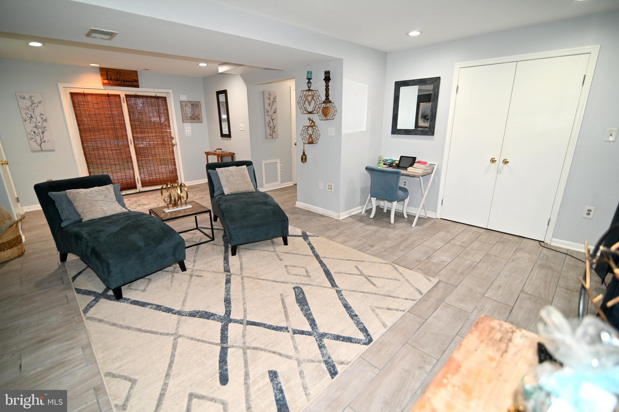 COUNTRY CLUB SOUTH - Residential