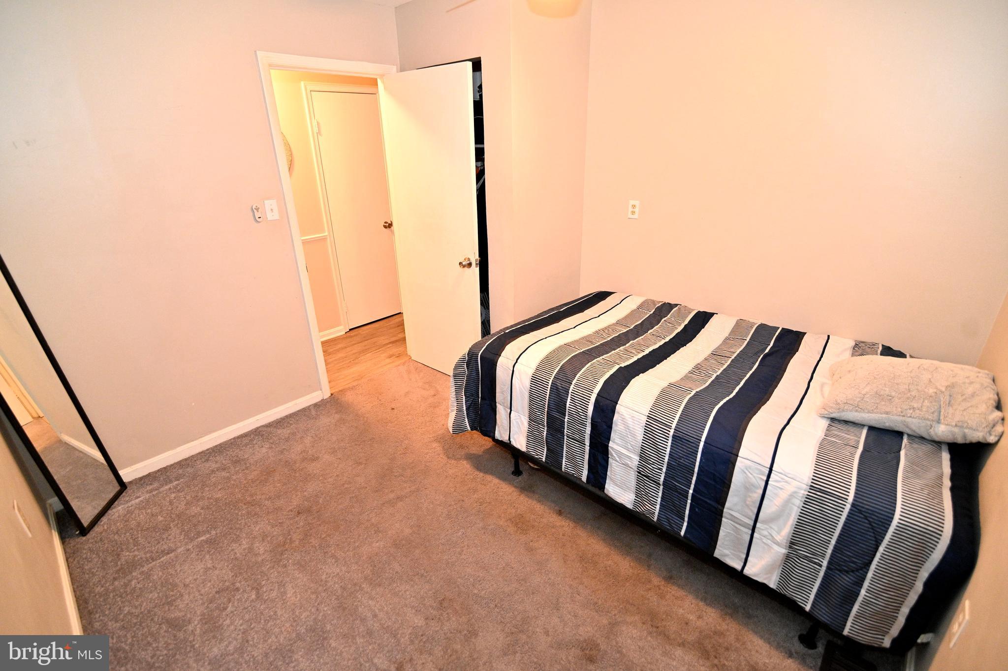 COUNTRY CLUB SOUTH - Residential