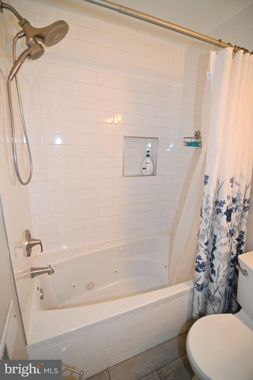 COUNTRY CLUB SOUTH - Residential