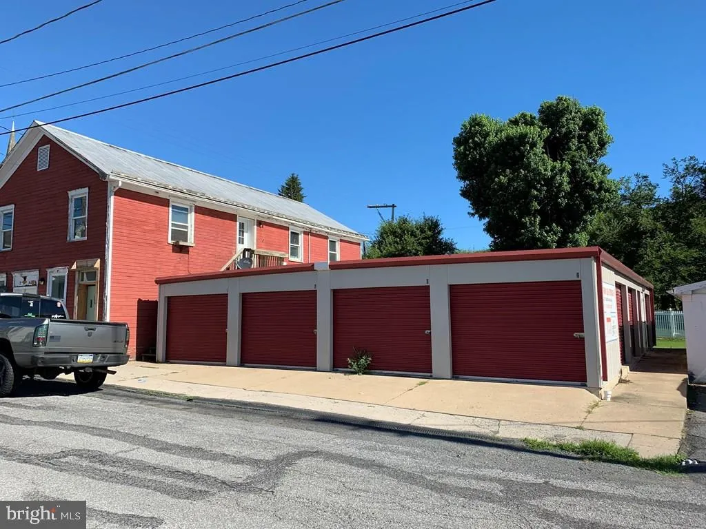 3 W John Street, McVeytown, PA 17051