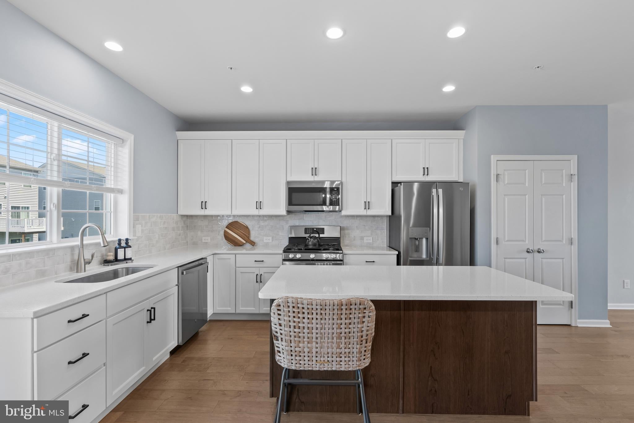 403 RIDGEWOOD DRIVE