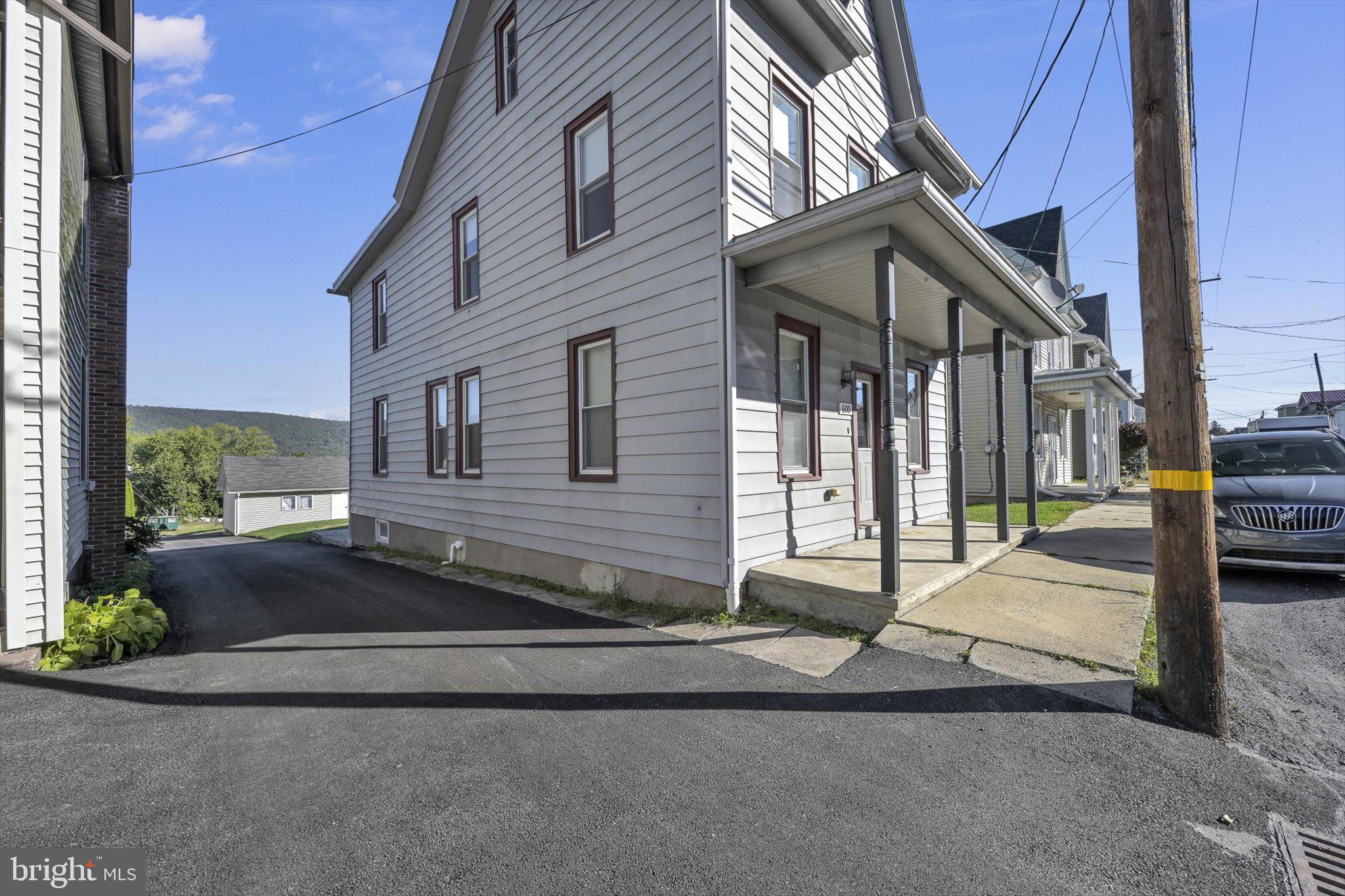 600 E MAIN STREET