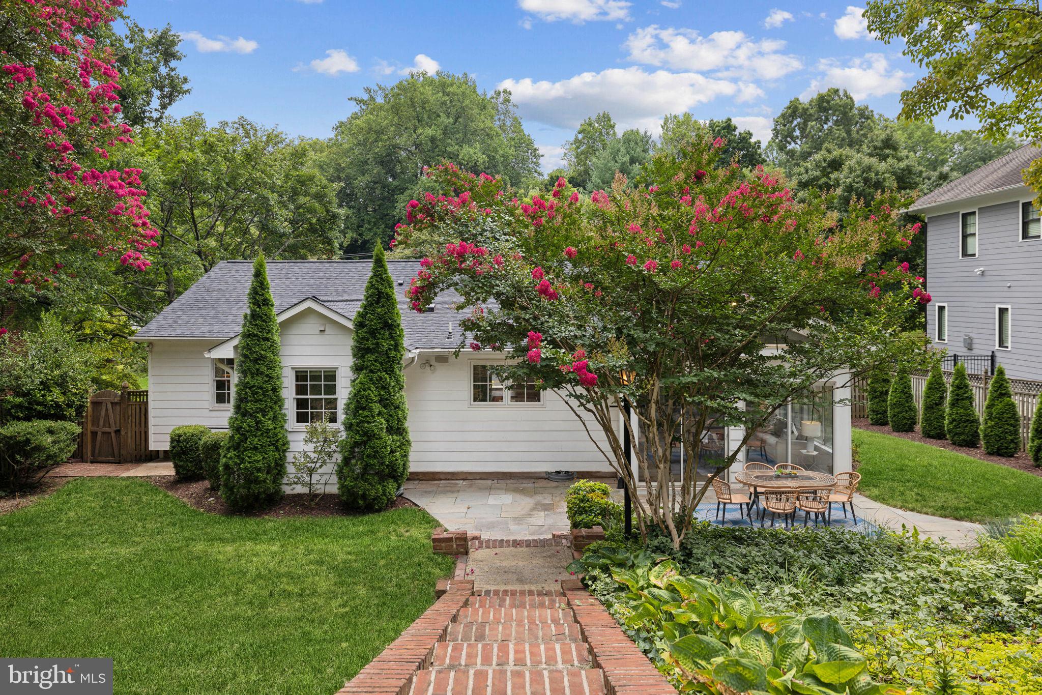 BURNING TREE VALLEY - Residential