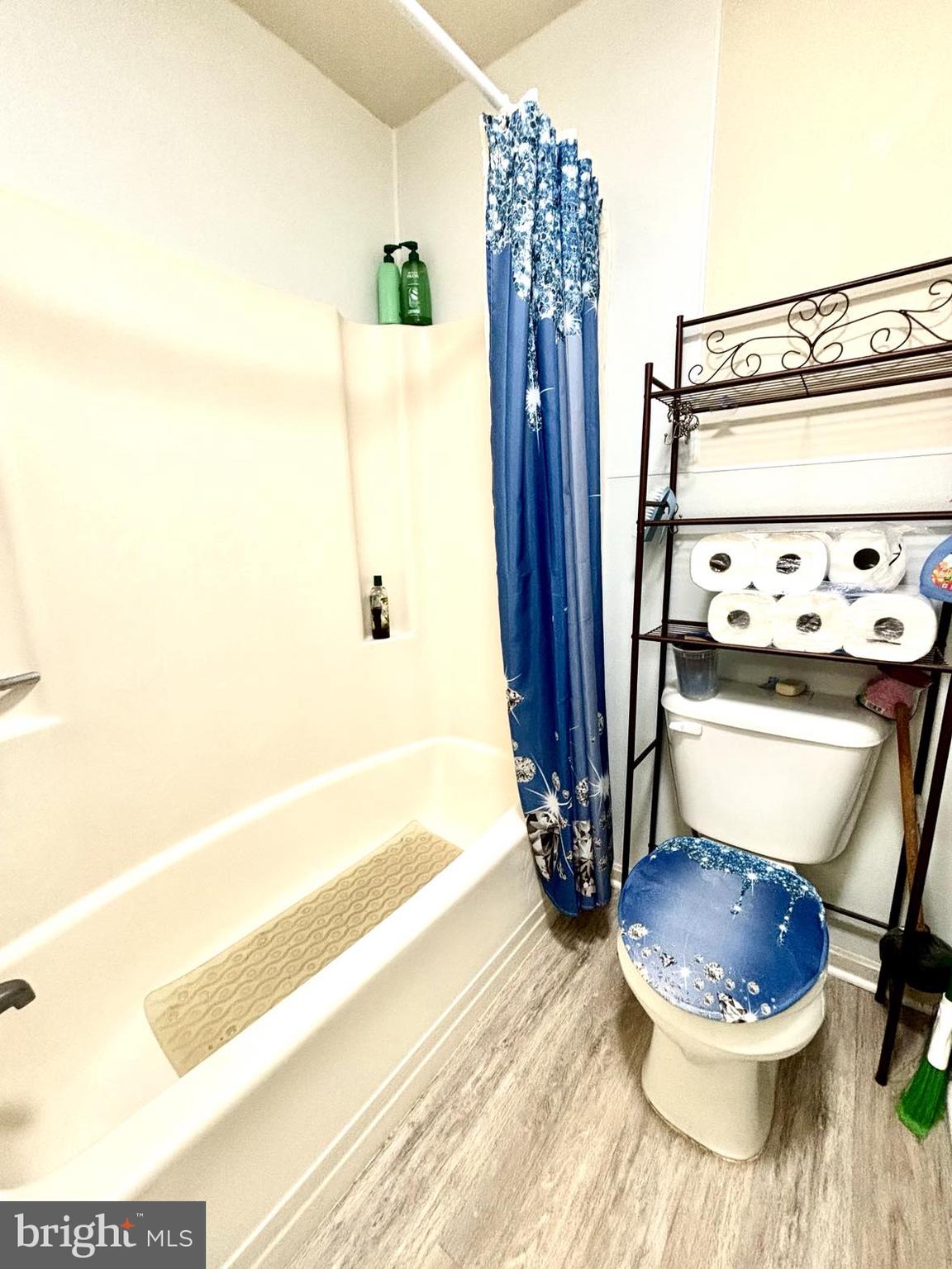 HERITAGE SQUARE - Residential