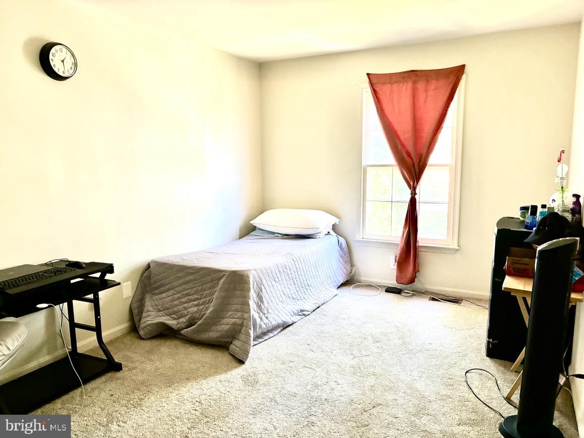 HERITAGE SQUARE - Residential