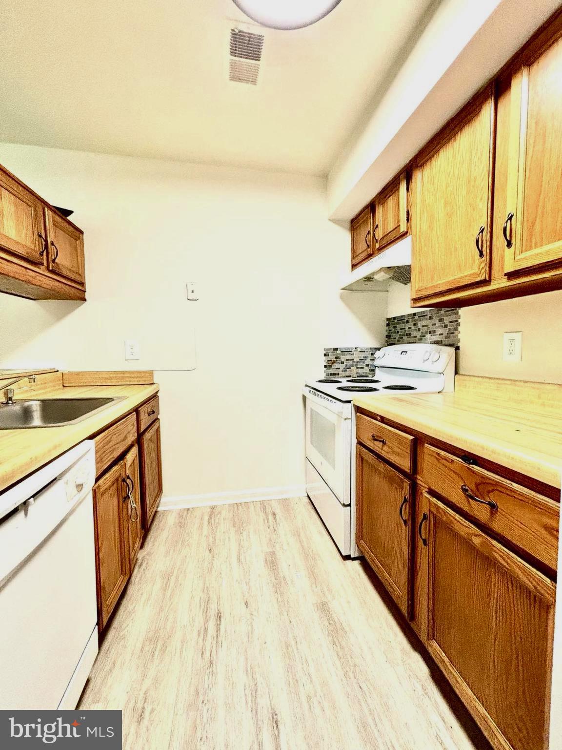 HERITAGE SQUARE - Residential