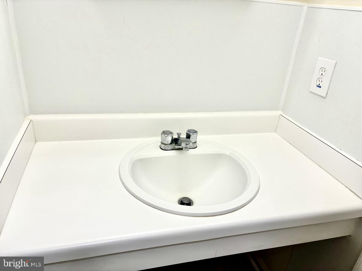 HERITAGE SQUARE - Residential