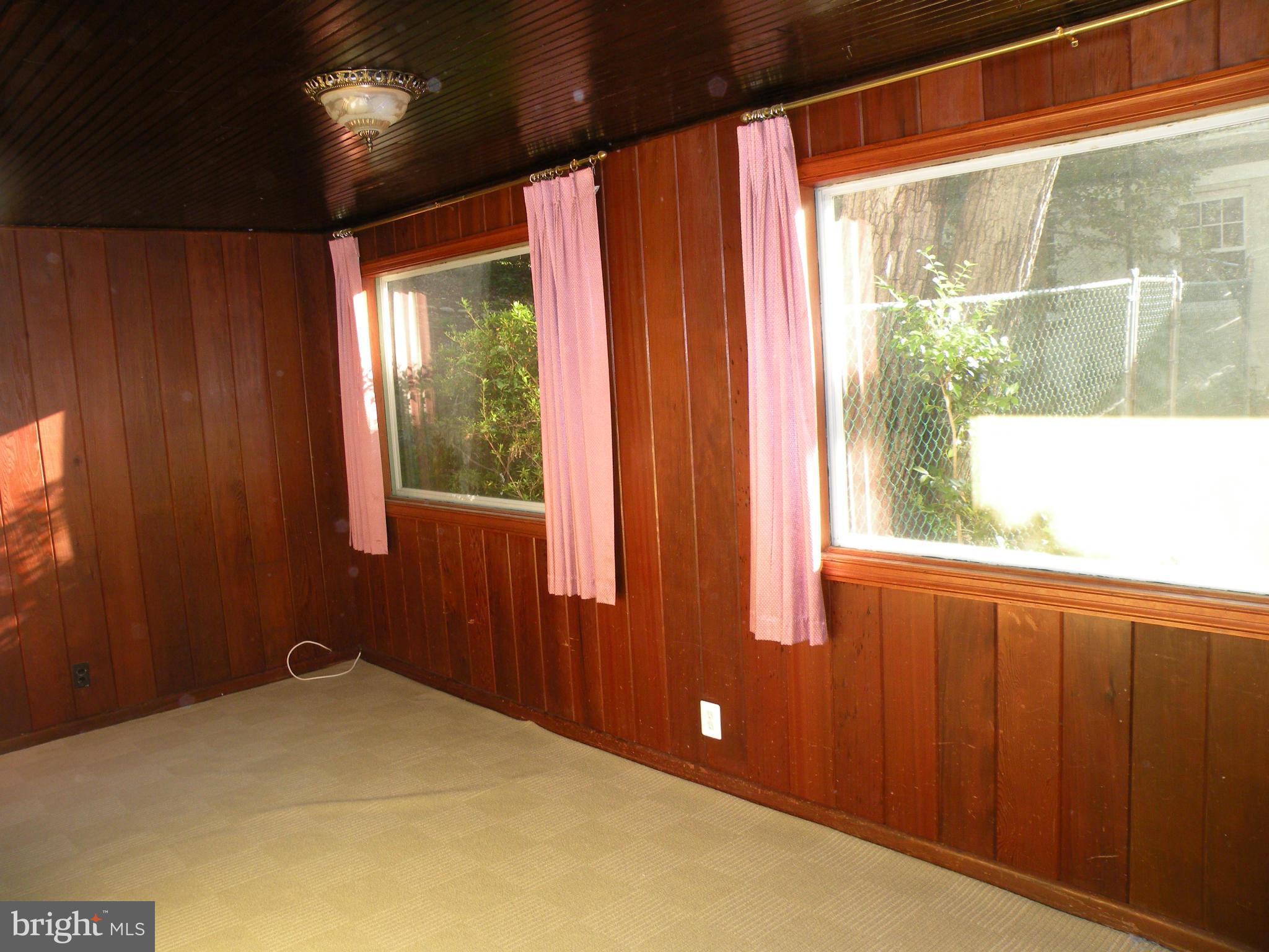 BEVERLY HILLS - Residential Lease