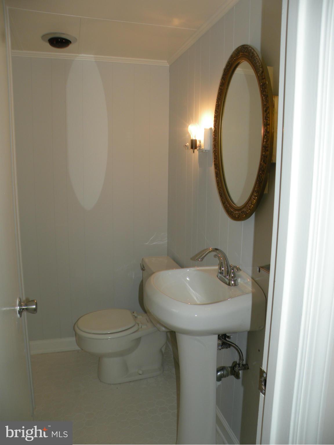 BEVERLY HILLS - Residential Lease