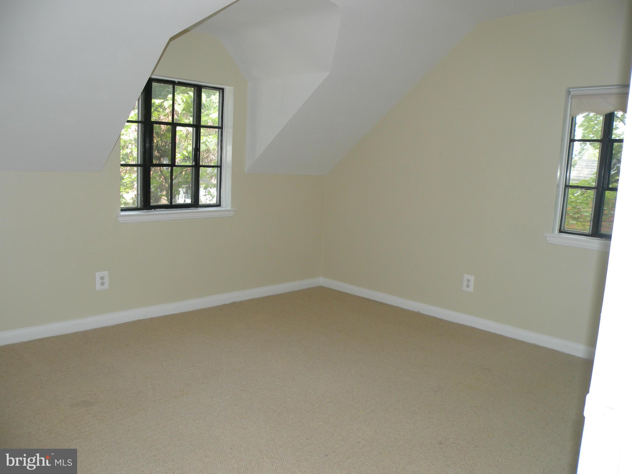 BEVERLY HILLS - Residential Lease