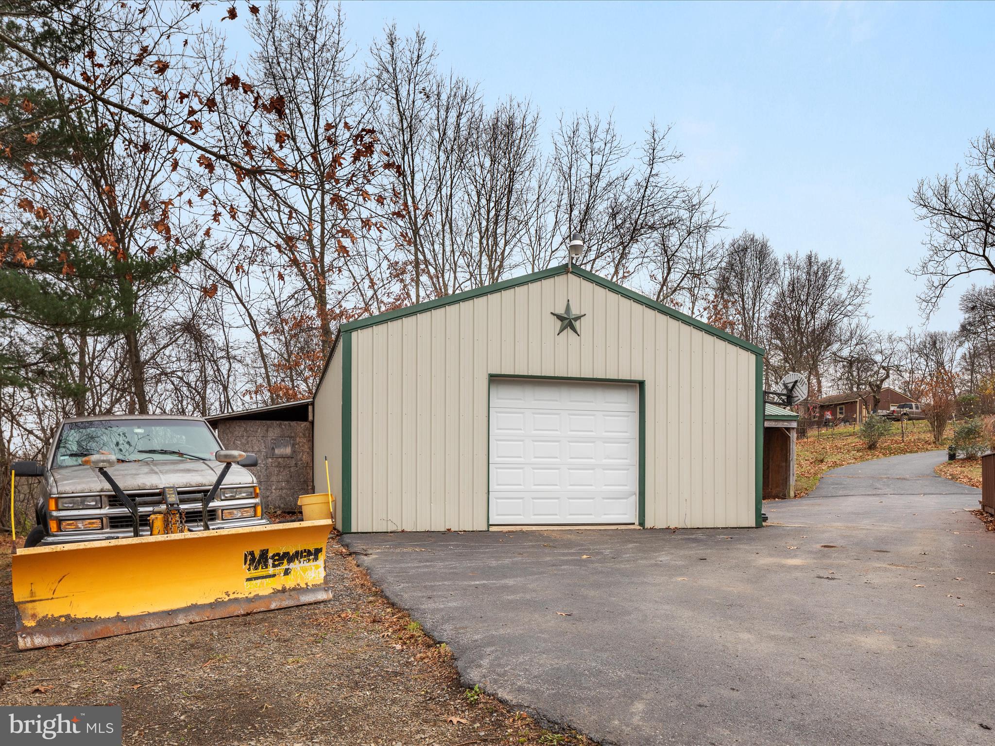 VALLEY ACRES - Residential