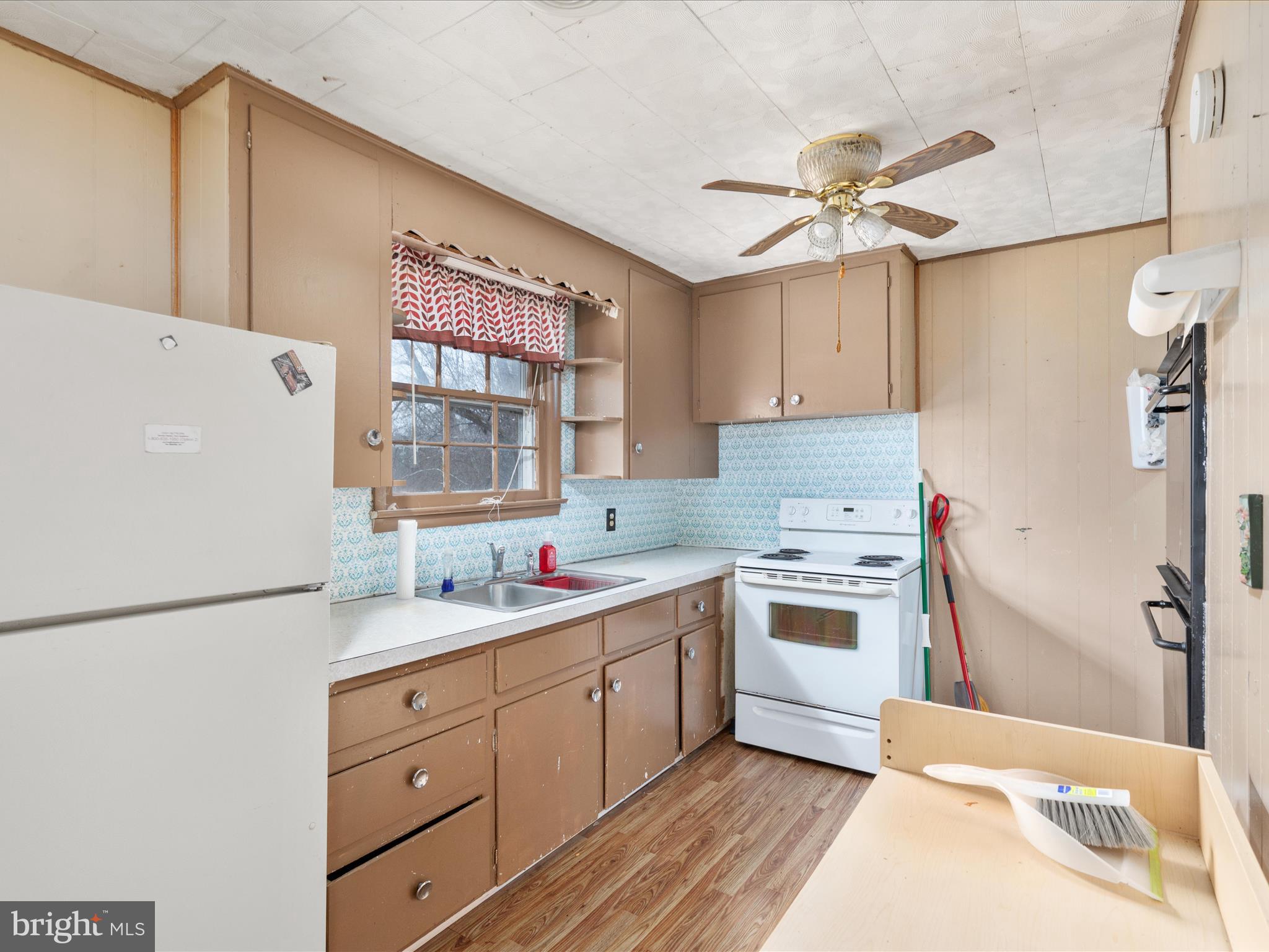 VALLEY ACRES - Residential