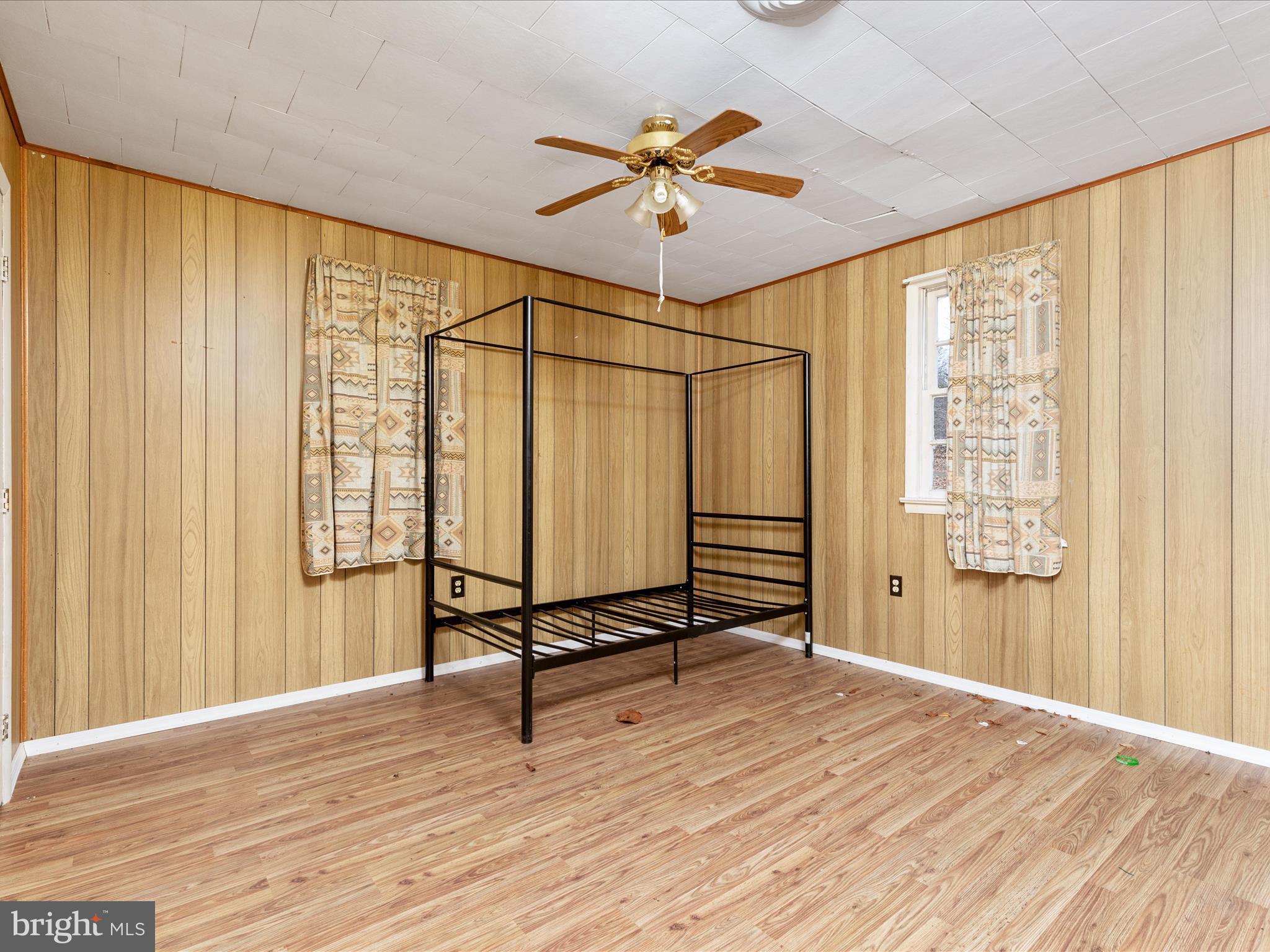 VALLEY ACRES - Residential