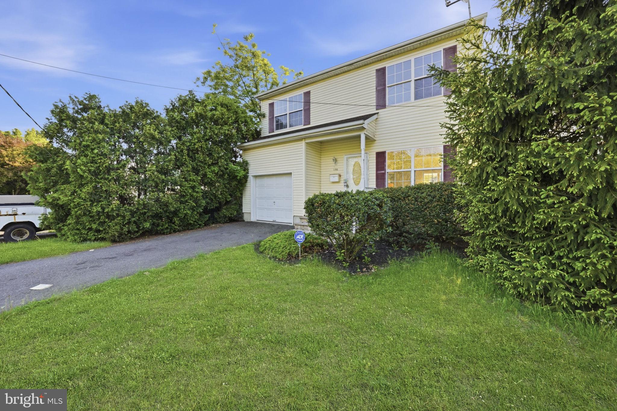 395 BUNTING AVENUE