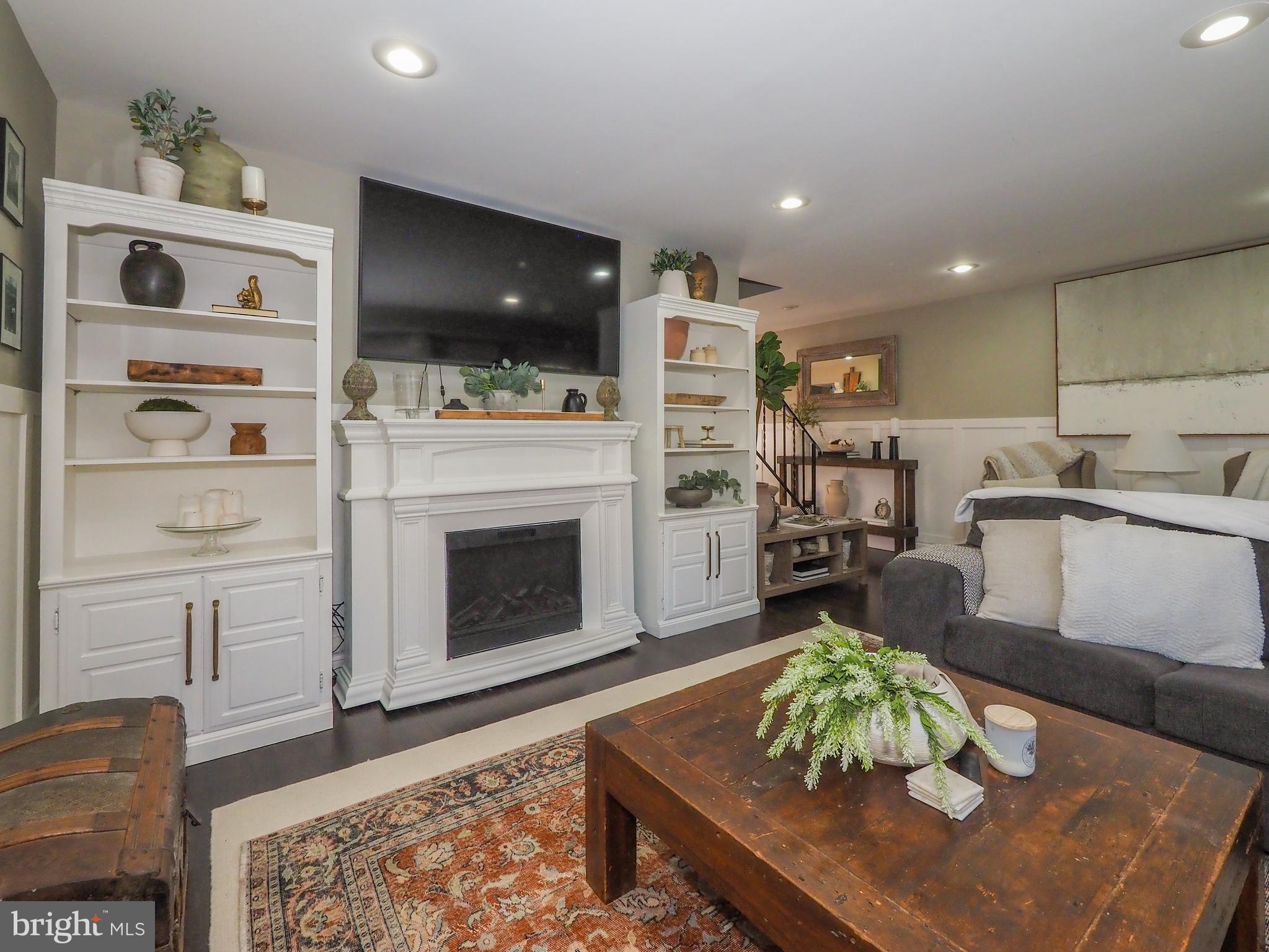 OXFORD ACRES - Residential