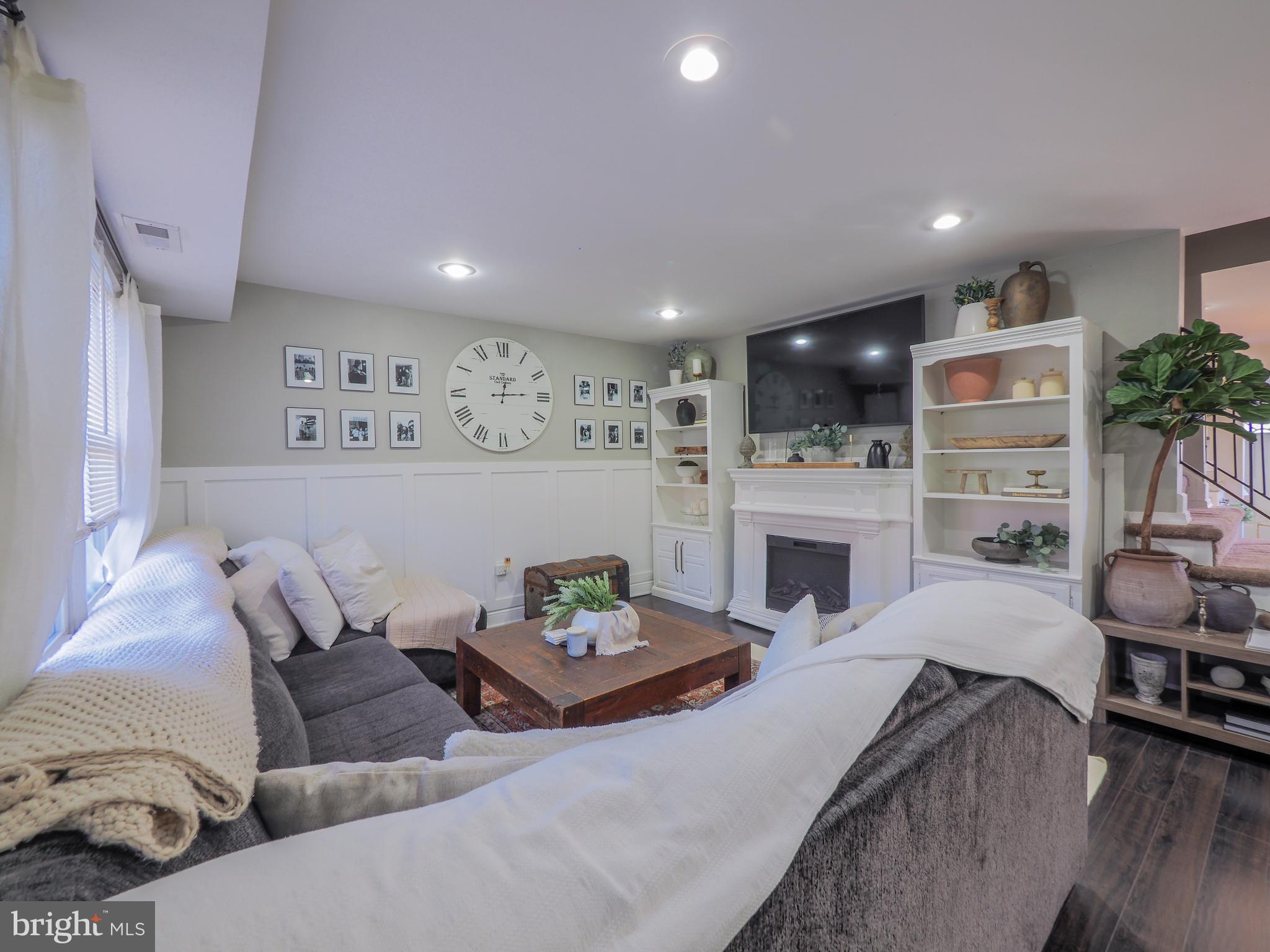 OXFORD ACRES - Residential