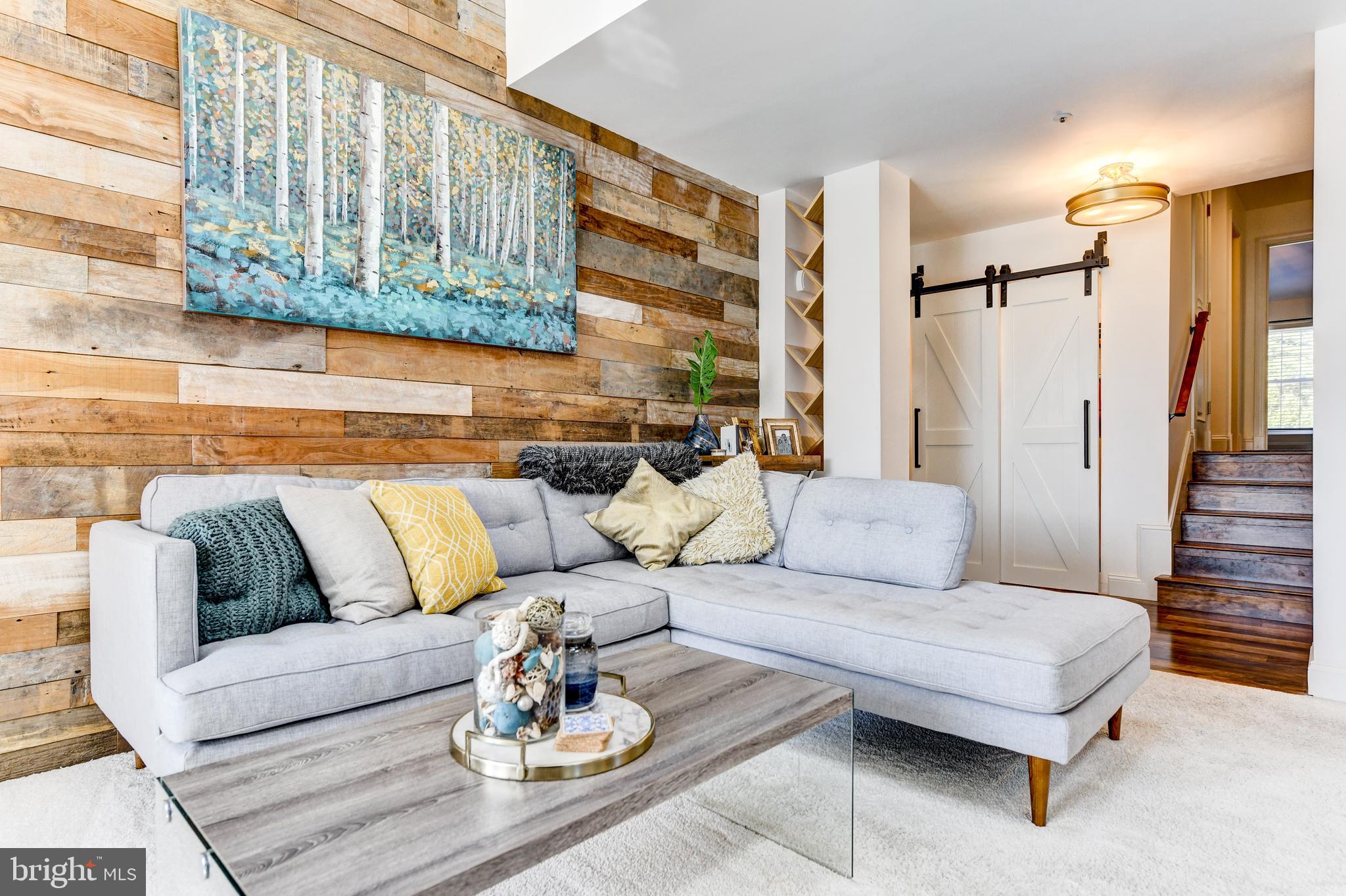 HILLWOOD - Residential Lease