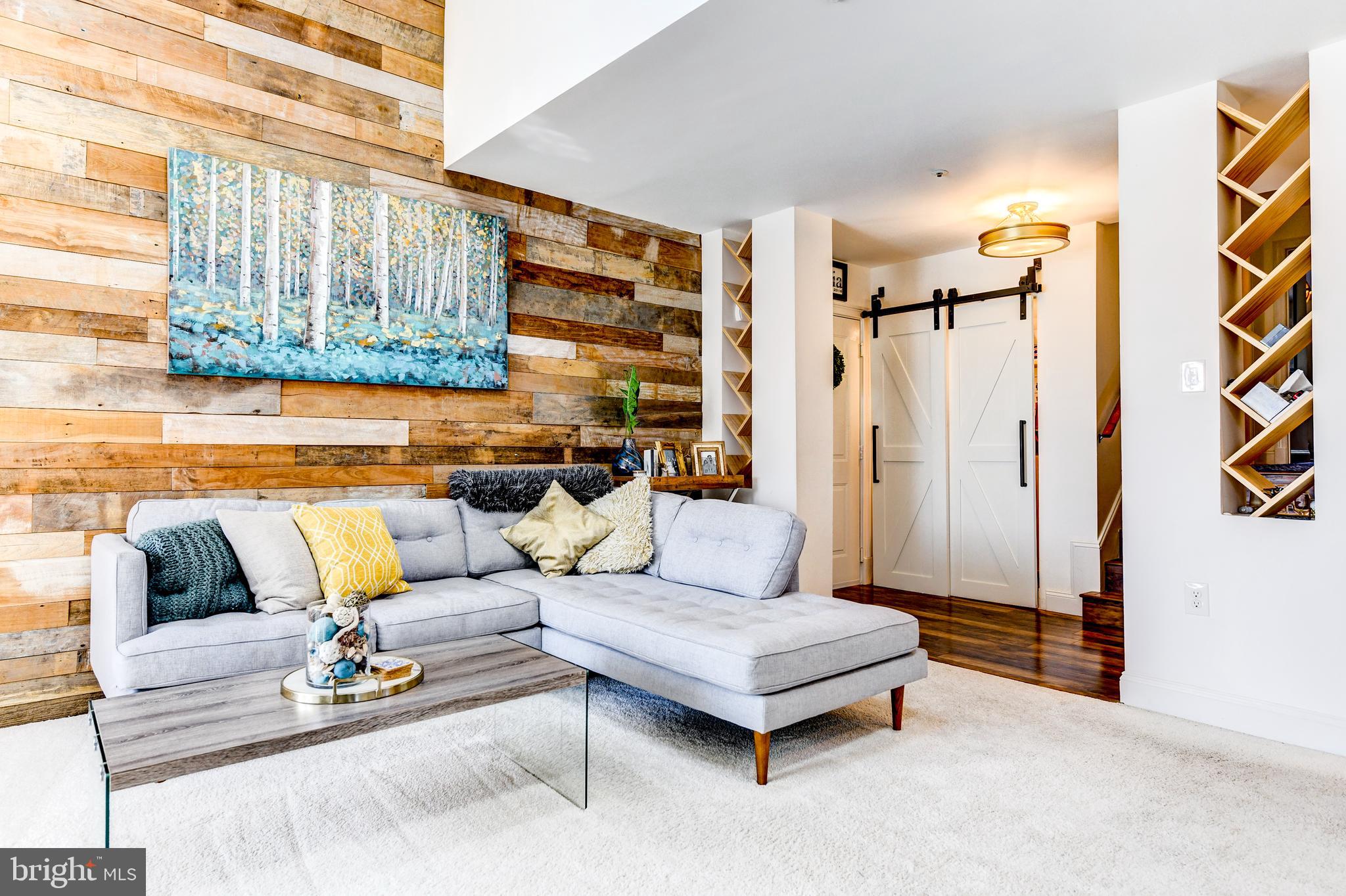 HILLWOOD - Residential Lease