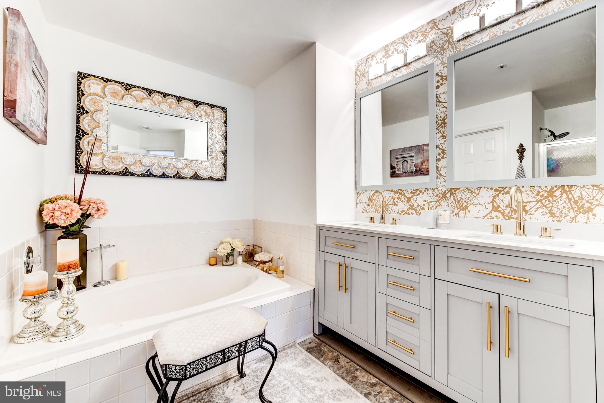 HILLWOOD - Residential Lease