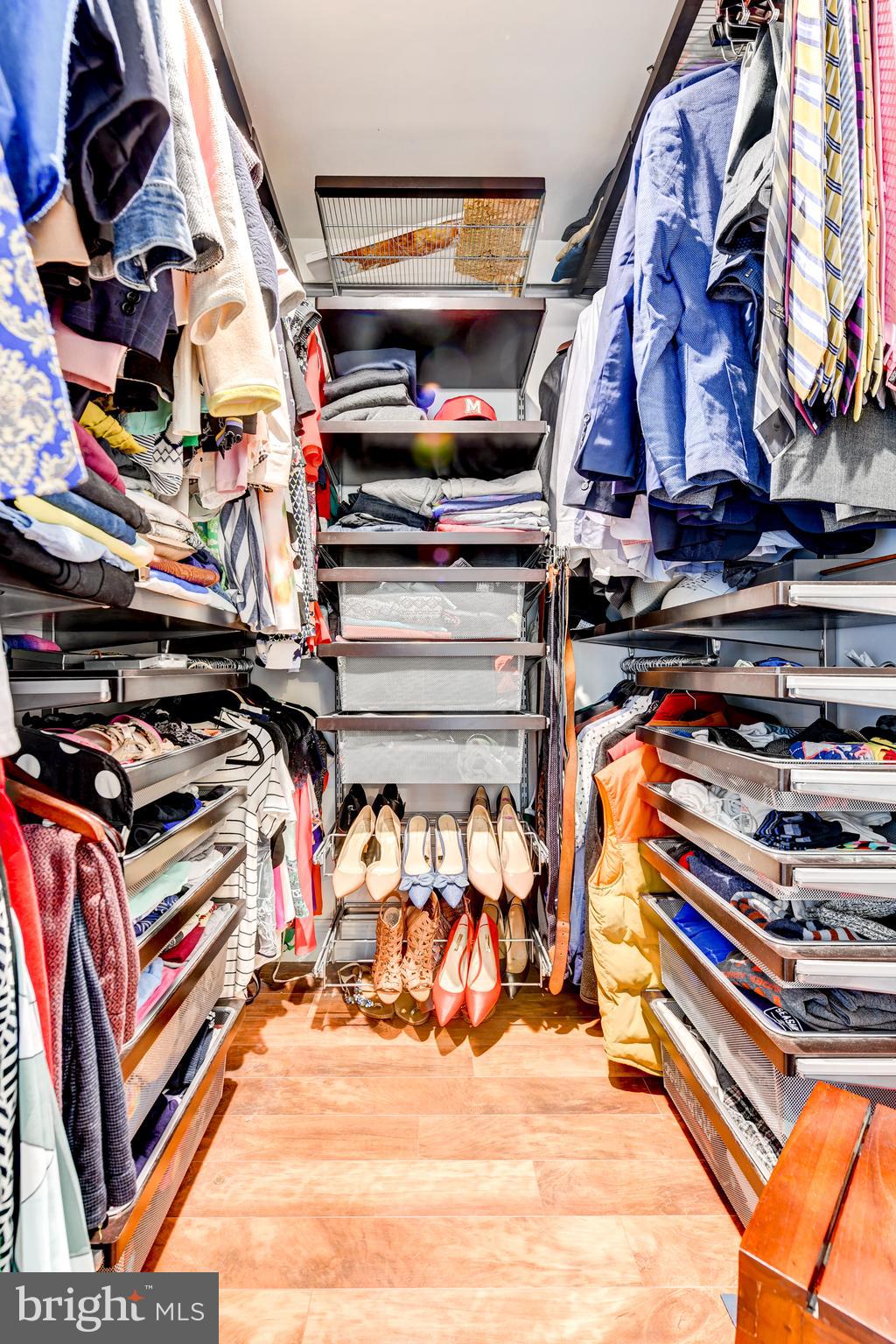 HILLWOOD - Residential Lease