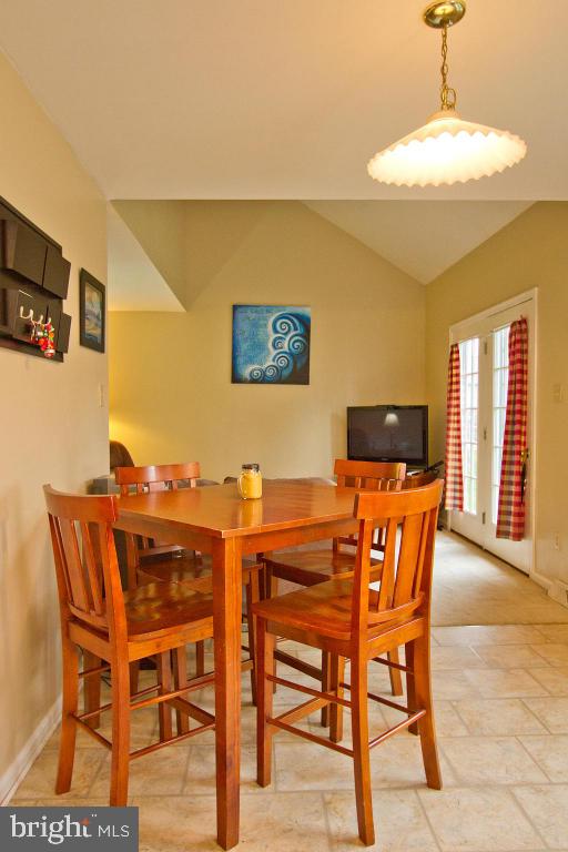 VILLAGE SQUARE - Residential