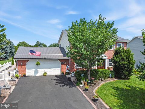 Homes For Sale - 3526 Turnberry Drive Dr<br/> CHAMBERSBURG, PA 17202