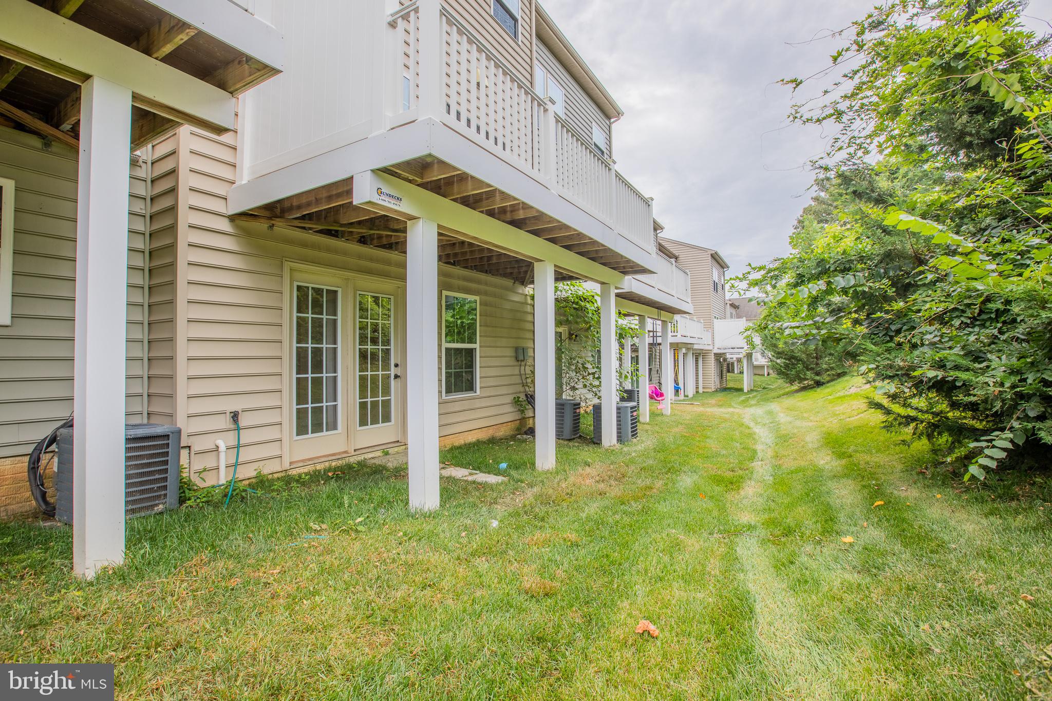 HOWARD SQUARE - Residential Lease