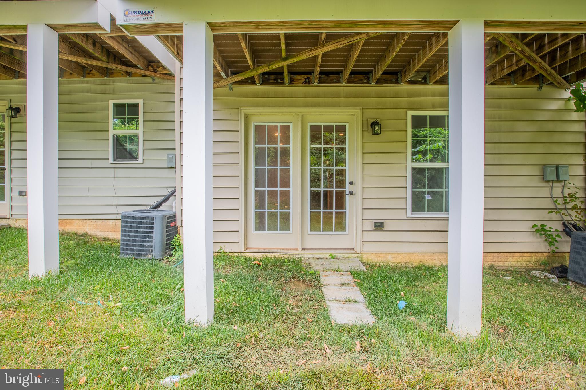 HOWARD SQUARE - Residential Lease