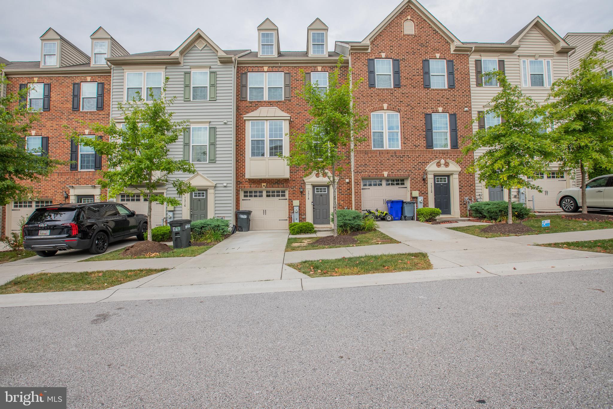 HOWARD SQUARE - Residential Lease