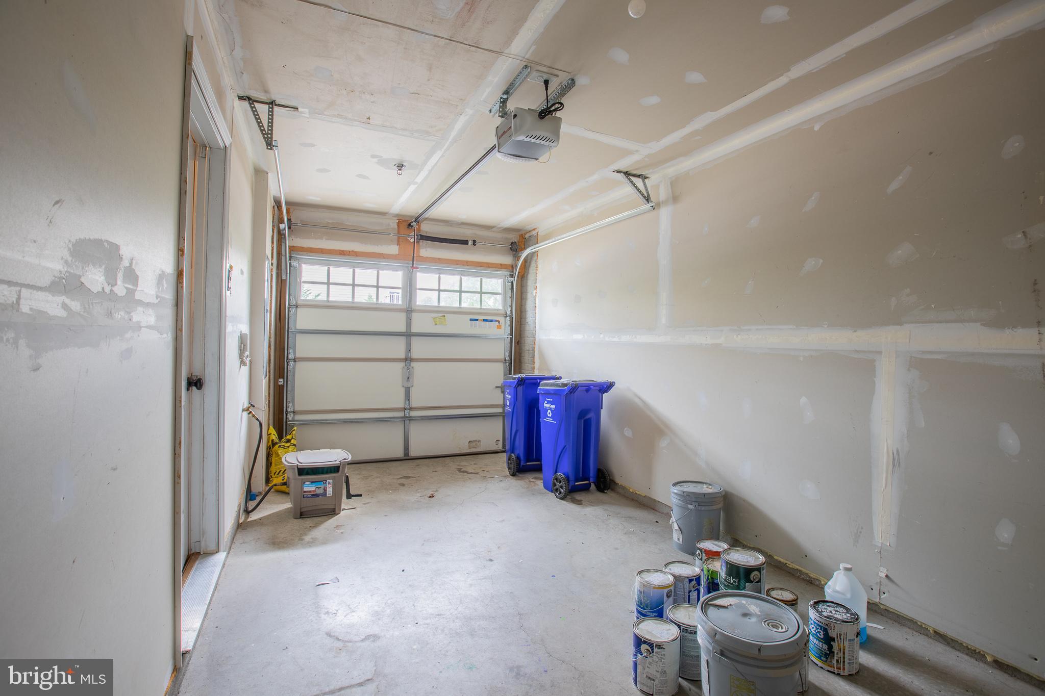 HOWARD SQUARE - Residential Lease