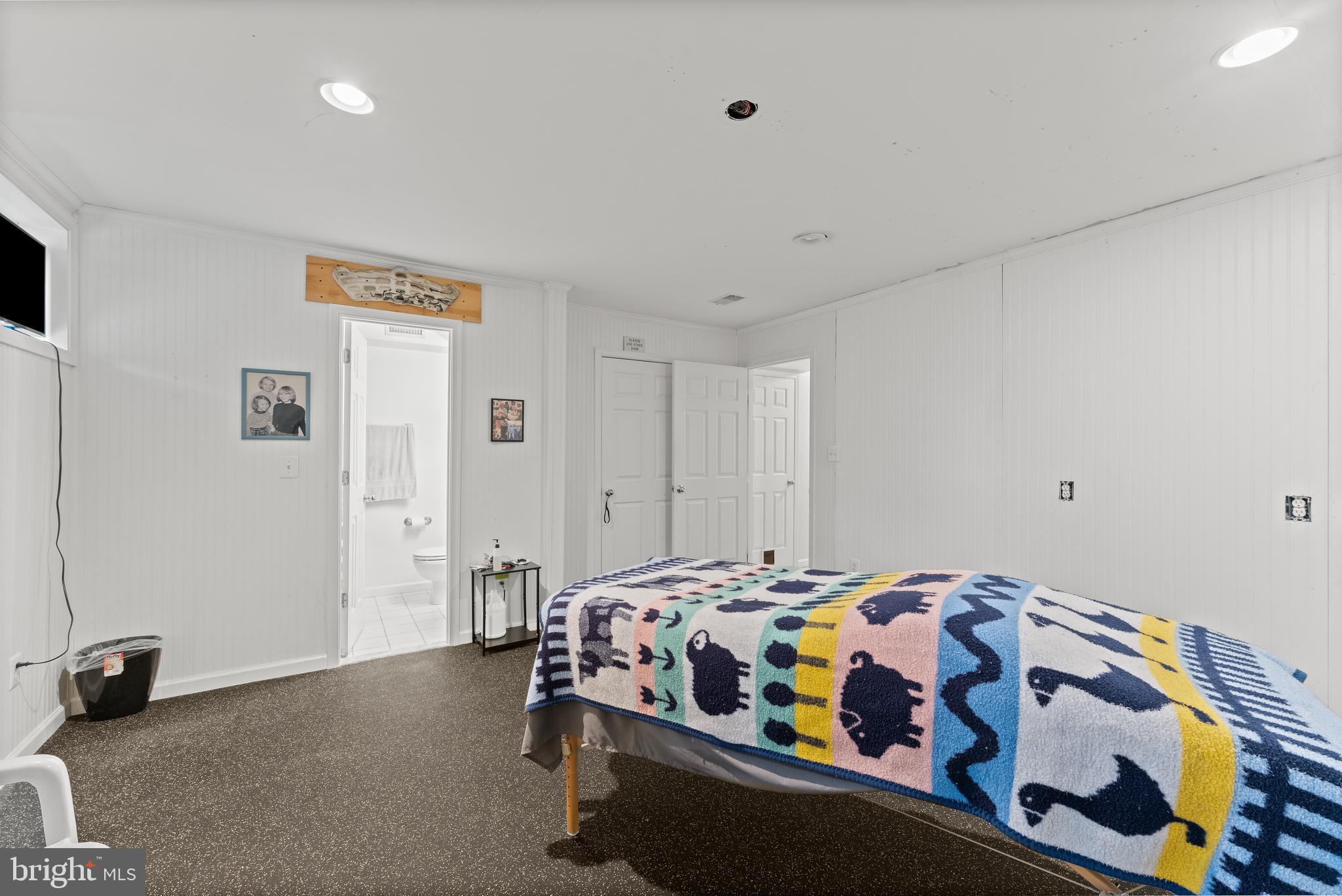 THE MEWS AT MENLOUGH - Residential