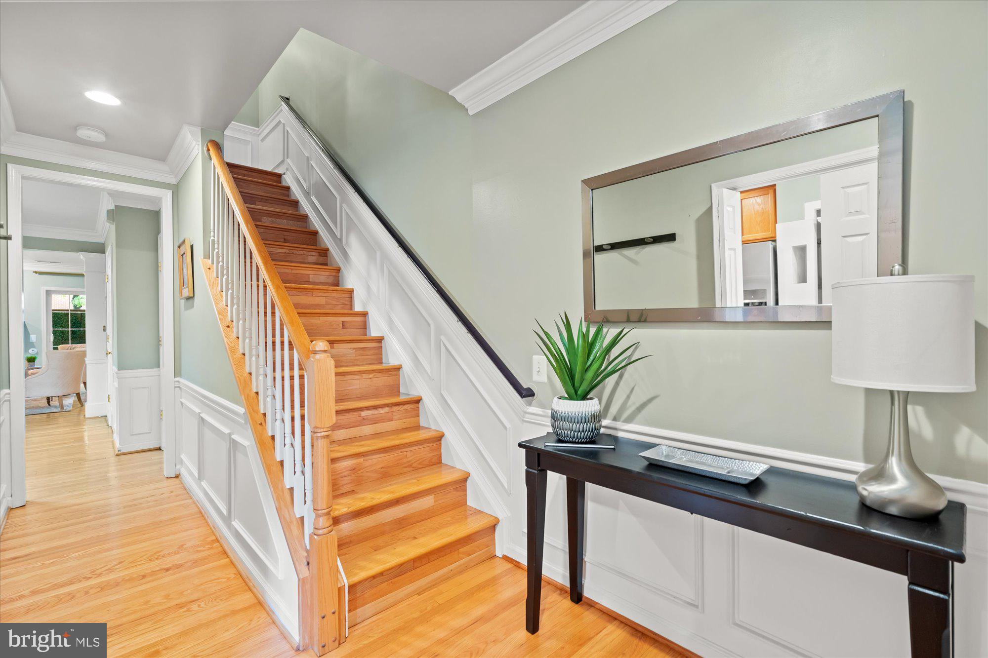 1411 ROUNDHOUSE LANE