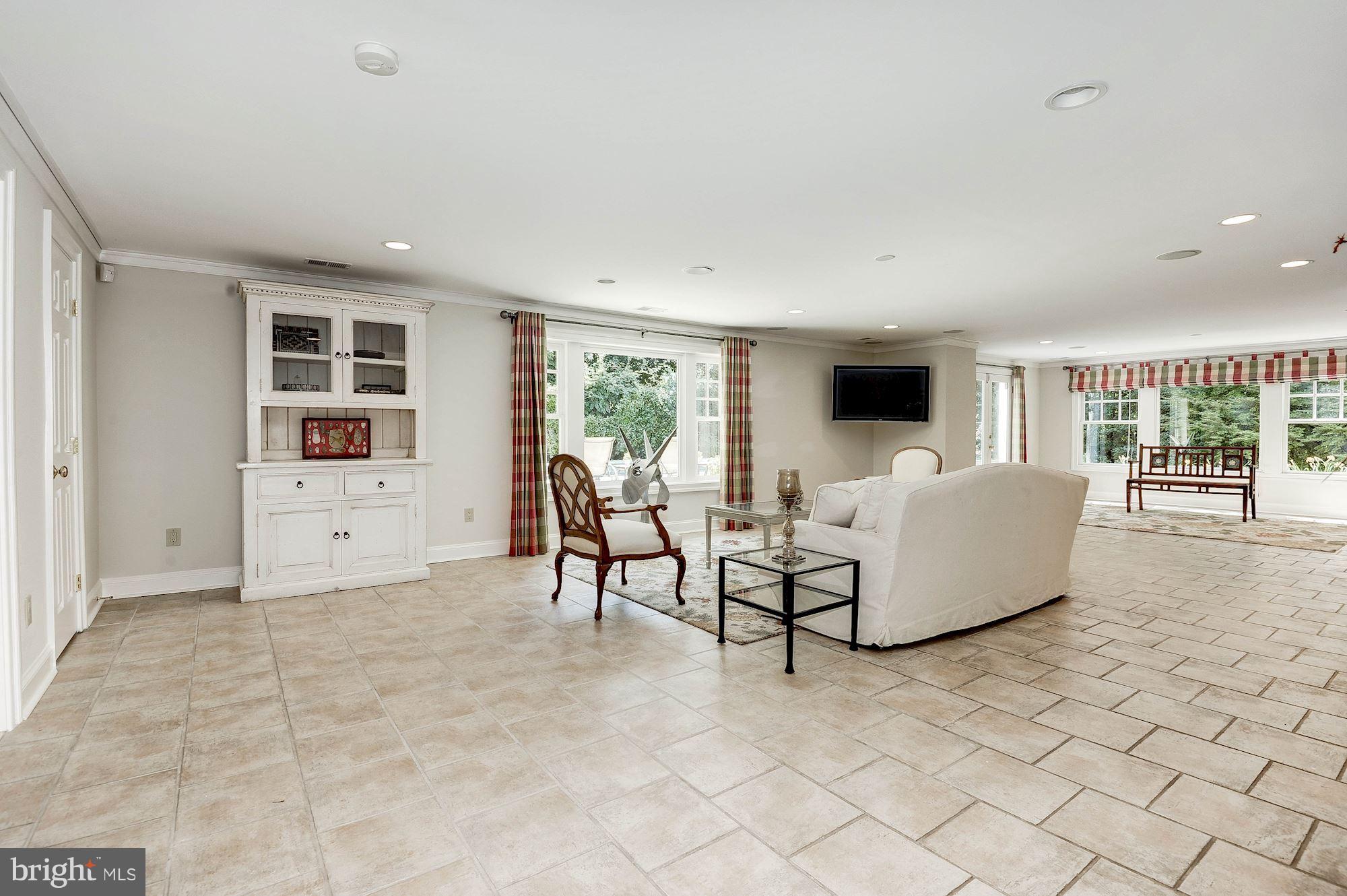 WOODHAVEN - Residential