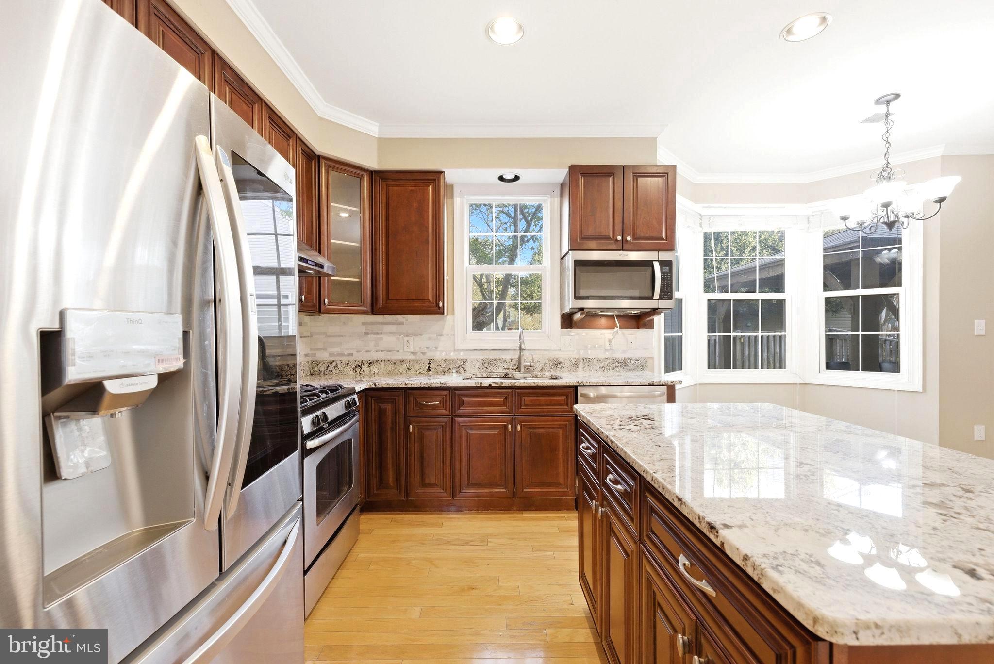 LIFESTYLE AT SULLY STATION - Residential