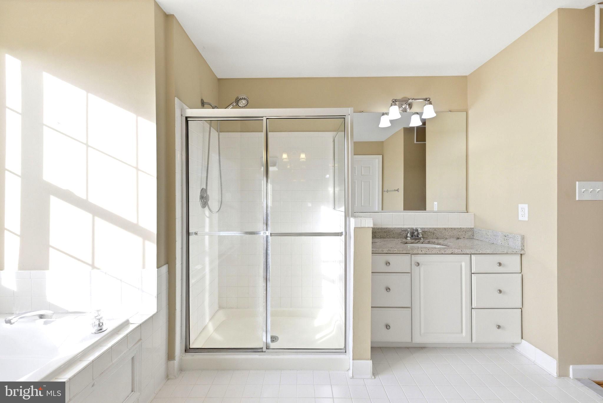 LIFESTYLE AT SULLY STATION - Residential