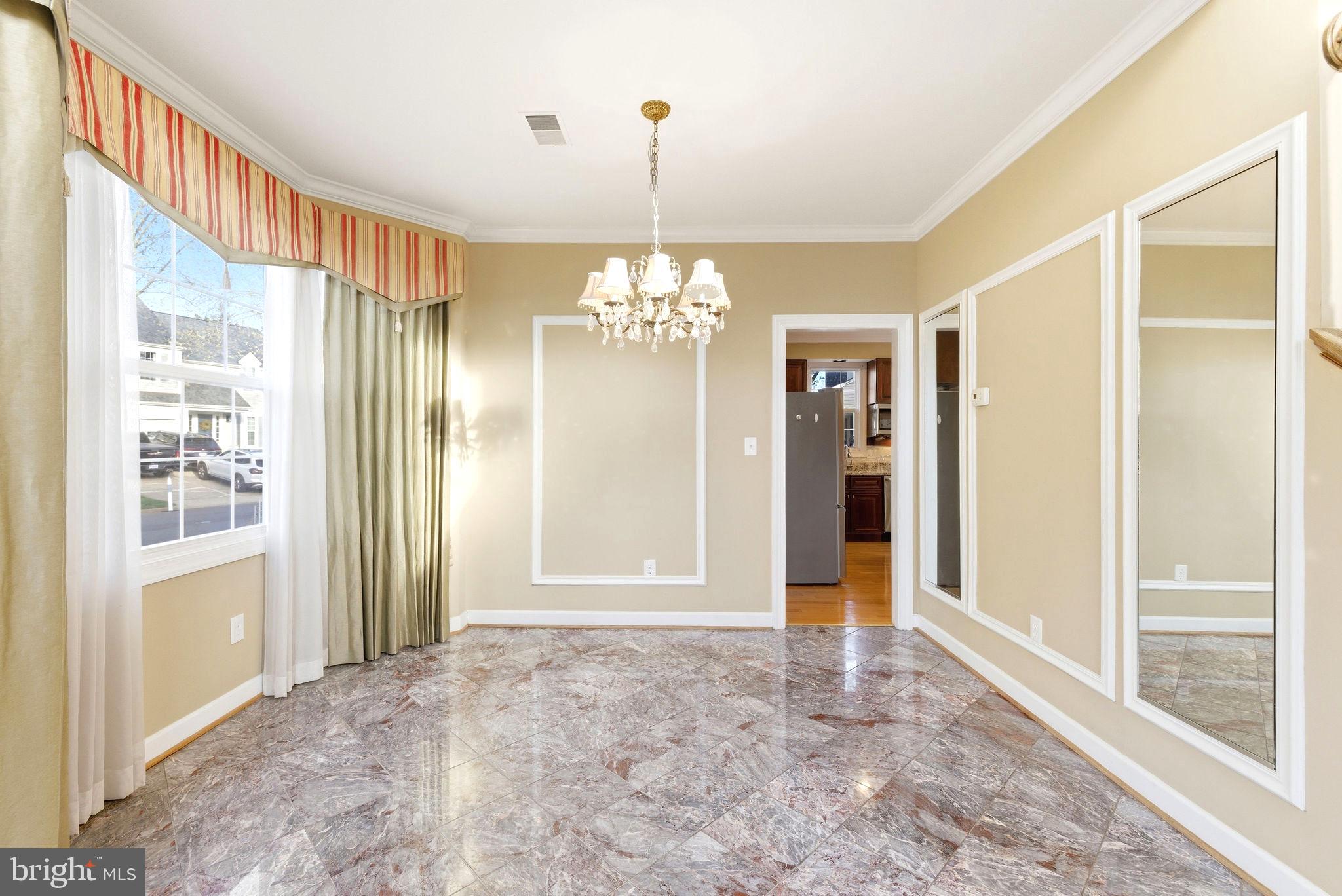 LIFESTYLE AT SULLY STATION - Residential